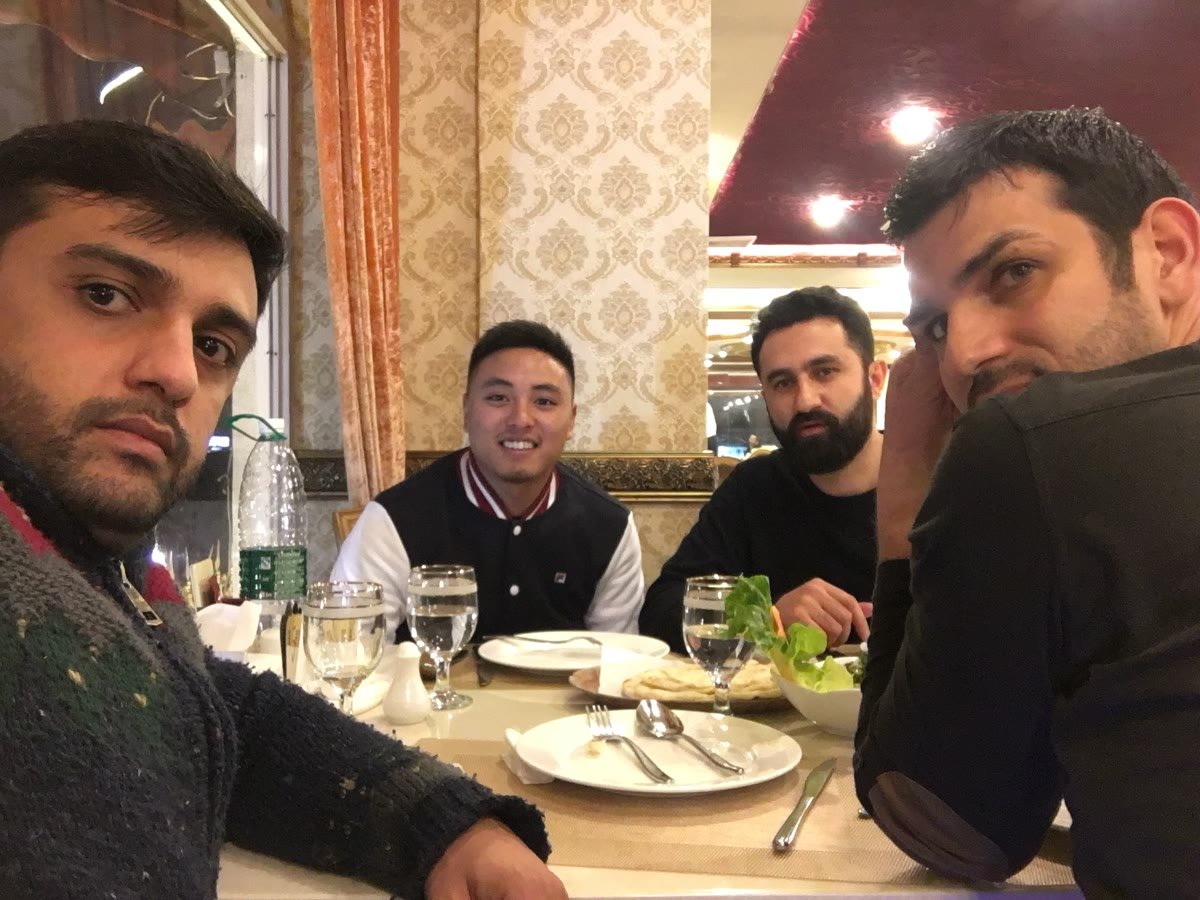 China sourcing agent meeting with international clients to discuss product sourcing